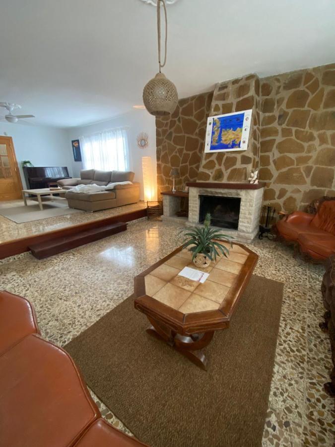 Villa Mis 5 Amores Con Piscina Бенідорм Екстер'єр фото