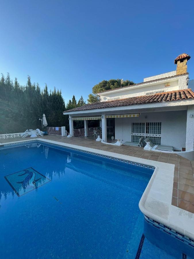 Villa Mis 5 Amores Con Piscina Бенідорм Екстер'єр фото